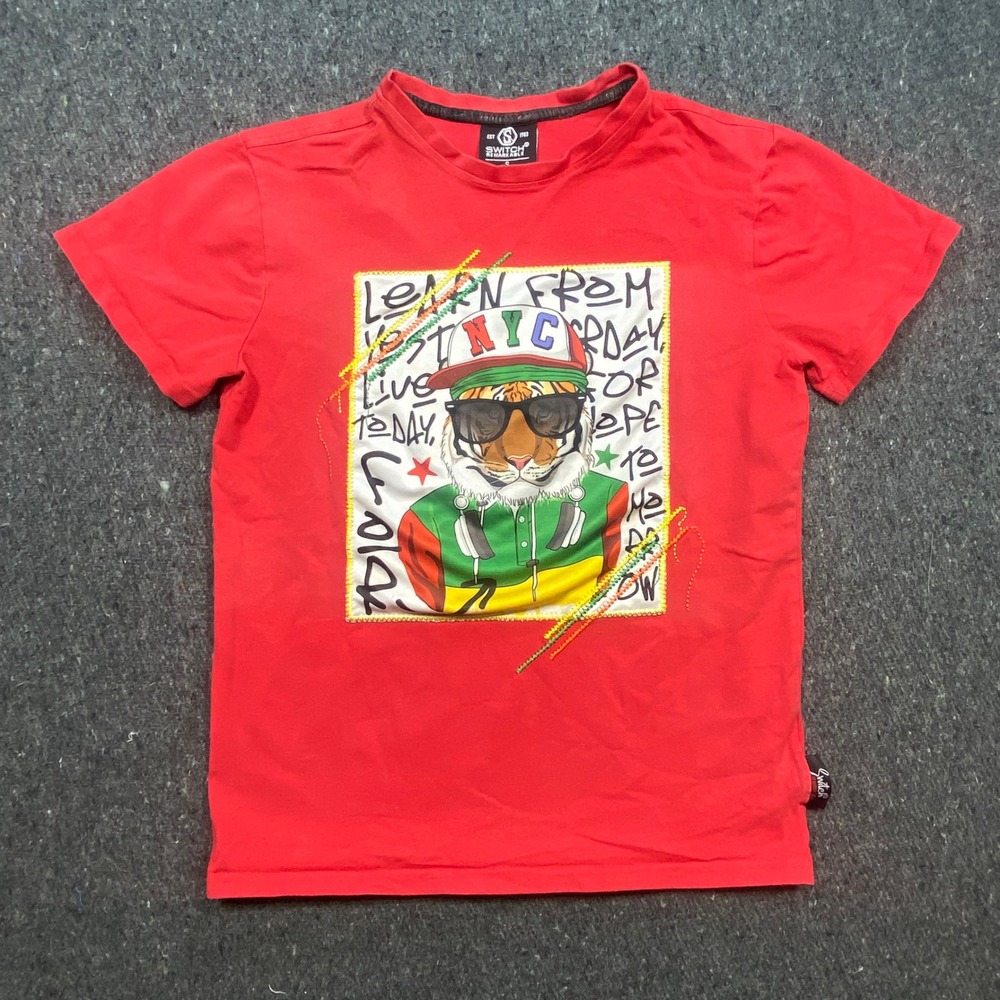Switch Remarkable Graphic T-Shirt Small Mens Red Streetwear Tiger NYC Print